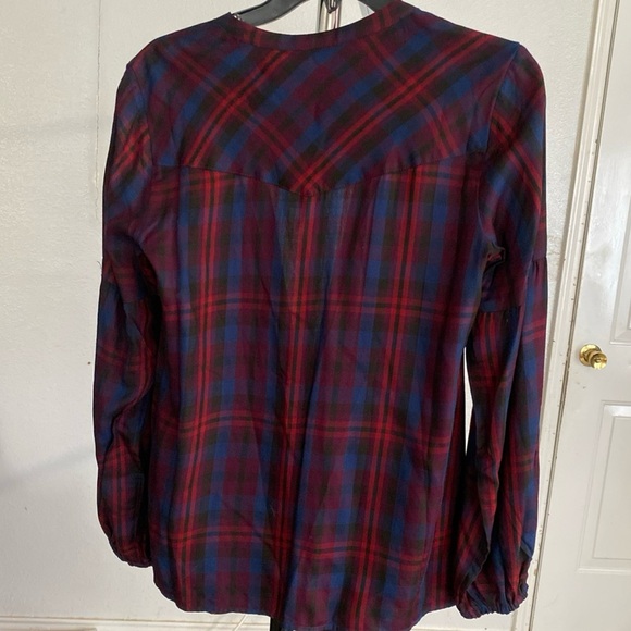 Cabi caroling red blue plaid button up shirt small style 4070 Size XS ( P- 18 ) - Picture 3 of 6